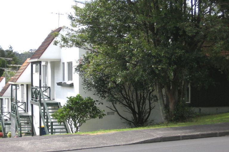 Photo of property in 1/172 Beach Haven Road, Beach Haven, Auckland, 0626