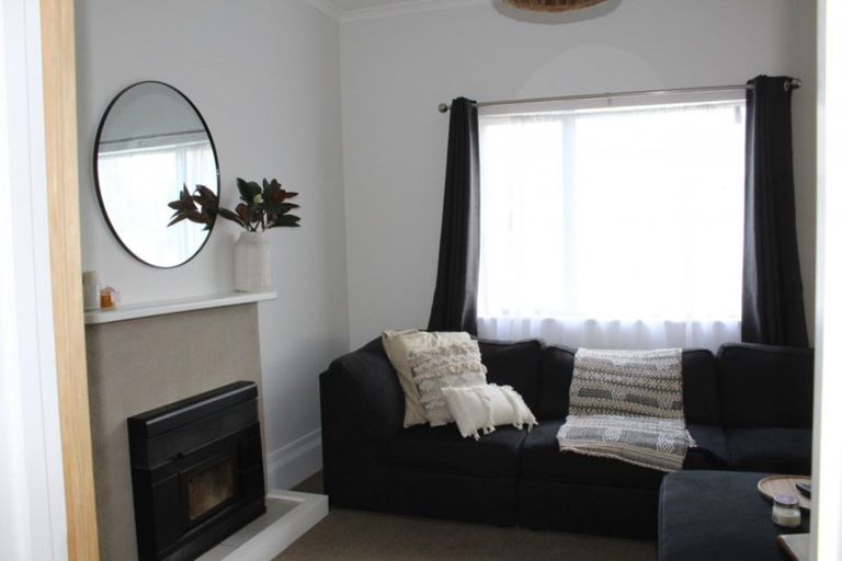 Photo of property in 5 Burns Street, Dannevirke, 4930