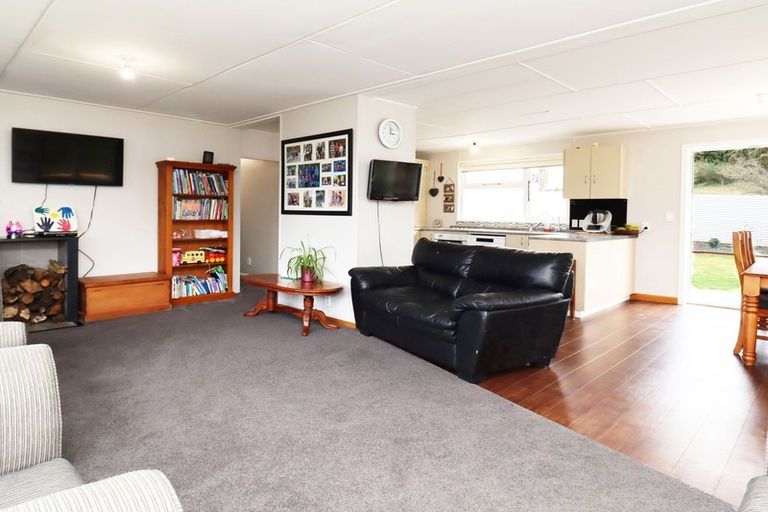 Photo of property in 16 Rees Street, Duntroon, Oamaru, 9494