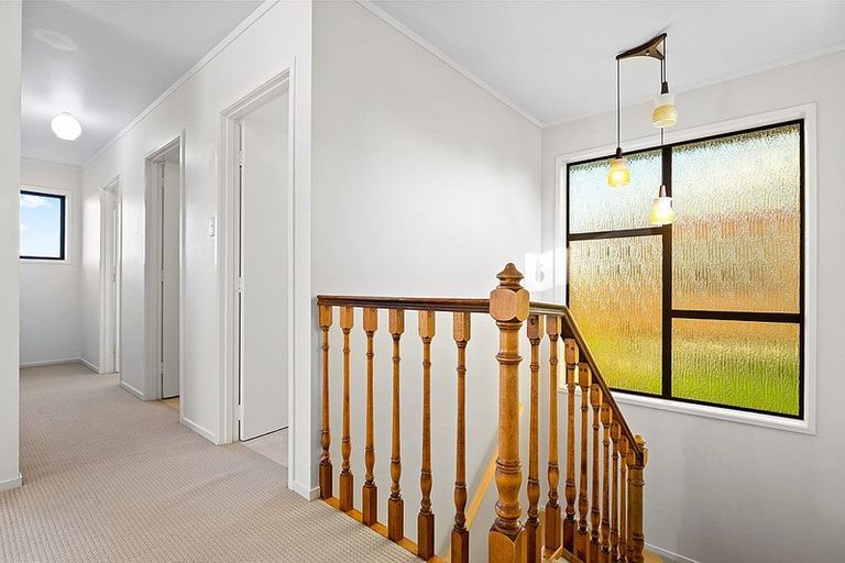 Photo of property in 38 Balmain Road, Chatswood, Auckland, 0626