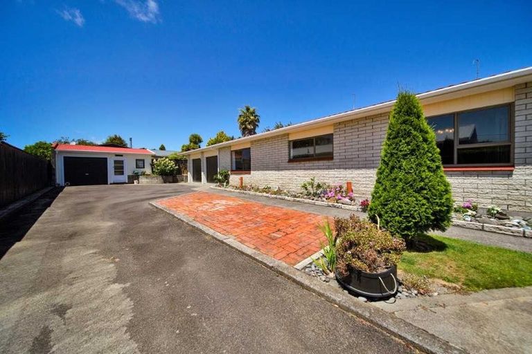 Photo of property in 6 Hussey Street, Oakura, 4314