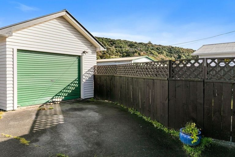 Photo of property in 62 Main Road, Wainuiomata, Lower Hutt, 5014