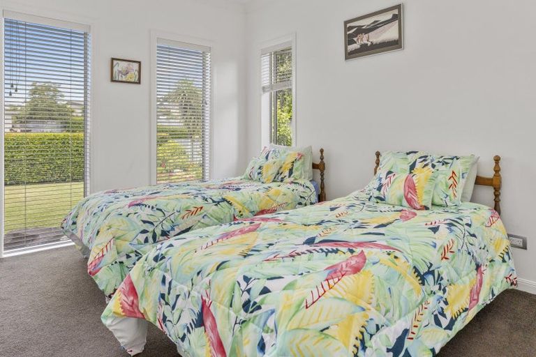 Photo of property in 25 Magnolia Rise, Waipahihi, Taupo, 3330