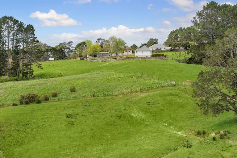 Photo of property in 90 Mcentee Road, Waitakere, Auckland, 0816