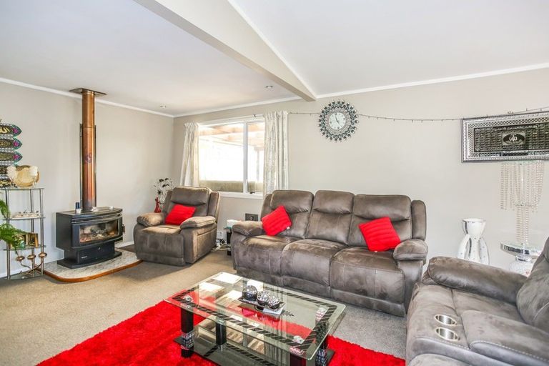 Photo of property in 43 Mack Place, Red Hill, Papakura, 2110