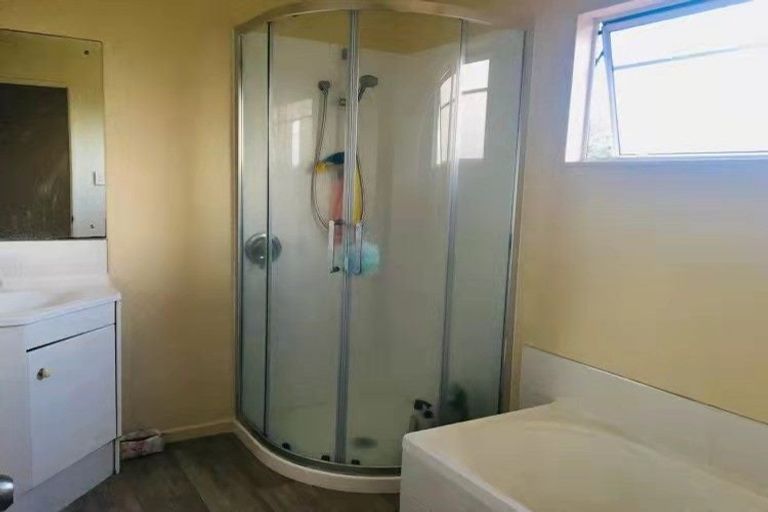 Photo of property in Chantelle Close, 44e Lavery Place, Sunnynook, Auckland, 0632