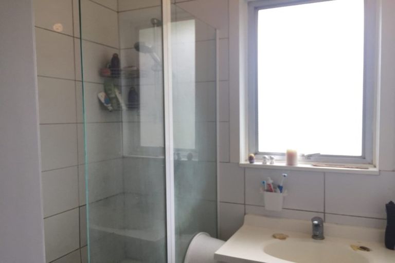 Photo of property in 19 Finlow Drive, Te Atatu South, Auckland, 0610