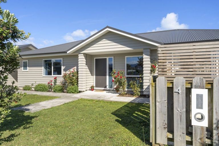 Photo of property in 4 Te Wiremu Lane, Otaki, 5512