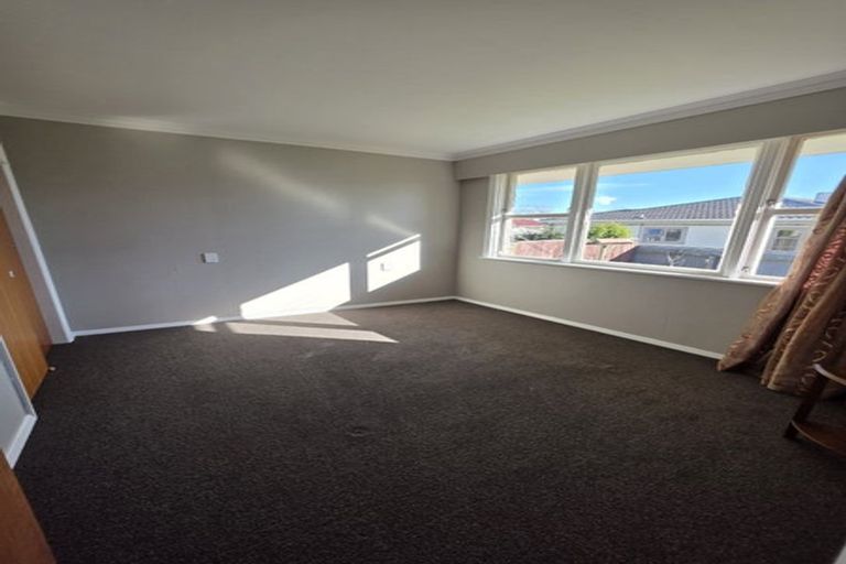 Photo of property in 52 Karaka Crescent, Levin, 5510
