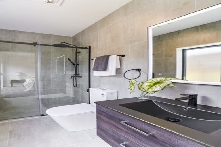 Photo of property in 15 Croatia Avenue, Huapai, Kumeu, 0810