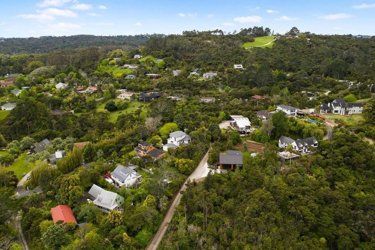 Photo of property in 17 Chatham Avenue, Paremoremo, Auckland, 0632