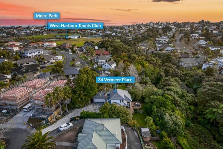 Photo of property in 34 Vermeer Place, West Harbour, Auckland, 0618