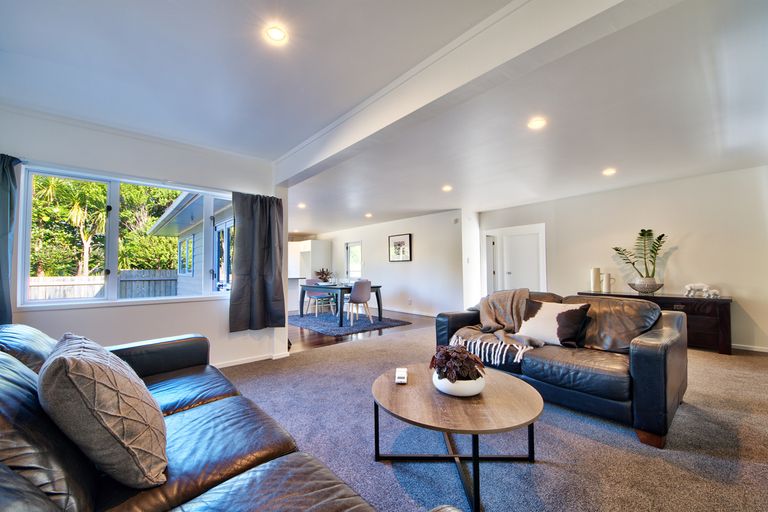 Photo of property in 50a Godley Road, Green Bay, Auckland, 0604