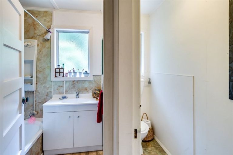 Photo of property in 1400 Taihape Road, Sherenden, Hastings, 4179