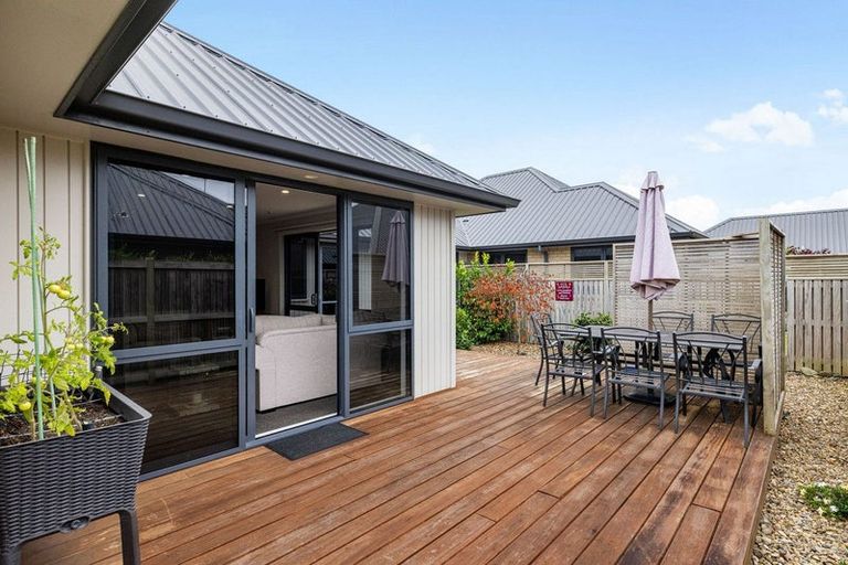 Photo of property in 5 Clifford Close, Leamington, Cambridge, 3432