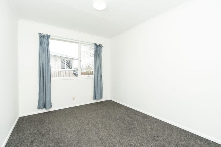 Photo of property in 77 Collins Road, Melville, Hamilton, 3206