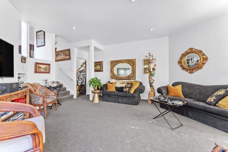 Photo of property in 1/19 Heathcote Road, Castor Bay, Auckland, 0620