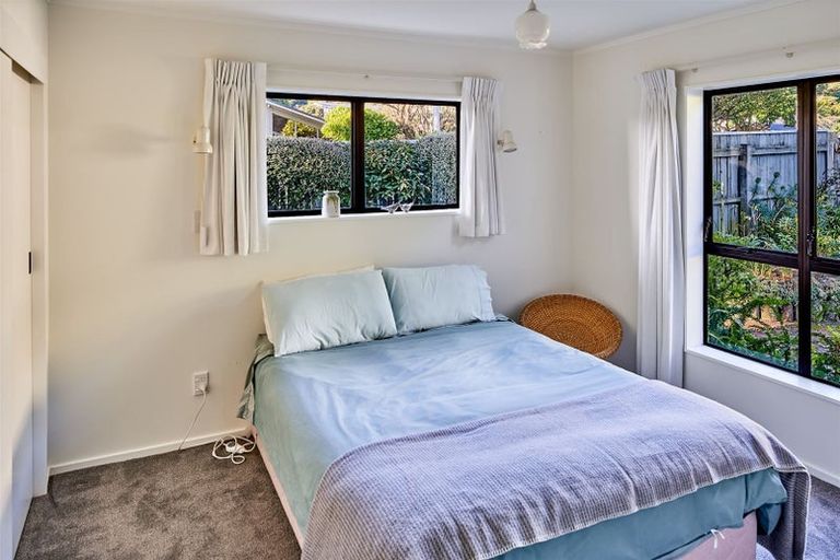 Photo of property in 10 Nikau Street, Eastbourne, Lower Hutt, 5013