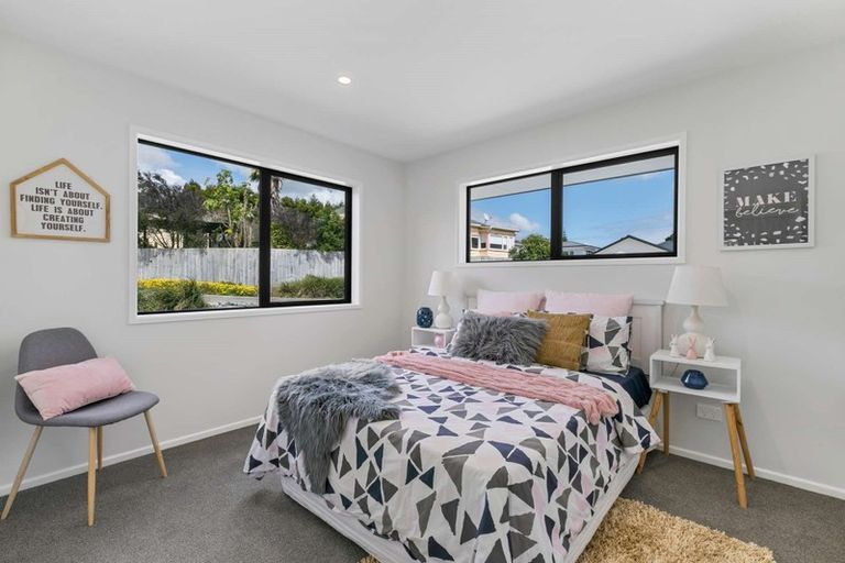 Photo of property in 2 Evan Tasman Lane, Waiuku, 2123