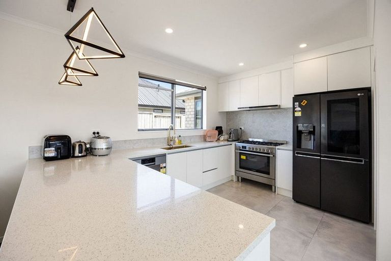 Photo of property in 30 Ruru Street, Cambridge, 3434