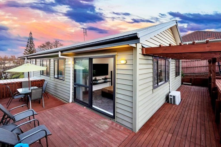 Photo of property in 23f Kamara Road, Glen Eden, Auckland, 0602