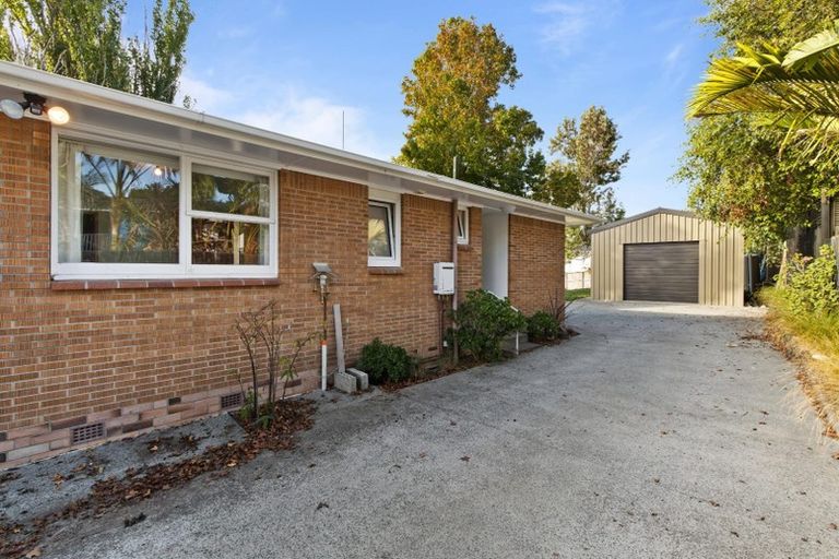 Photo of property in 1/22 Weatherly Road, Torbay, Auckland, 0630