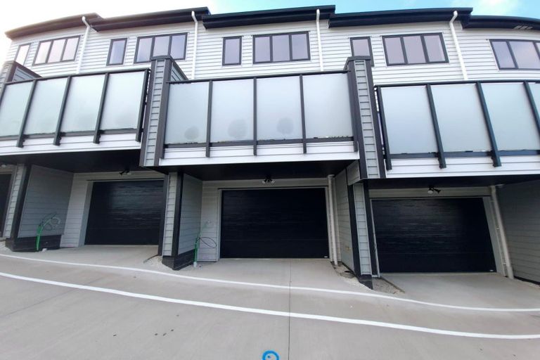Photo of property in 2b Taratoa Street, Point England, Auckland, 1072