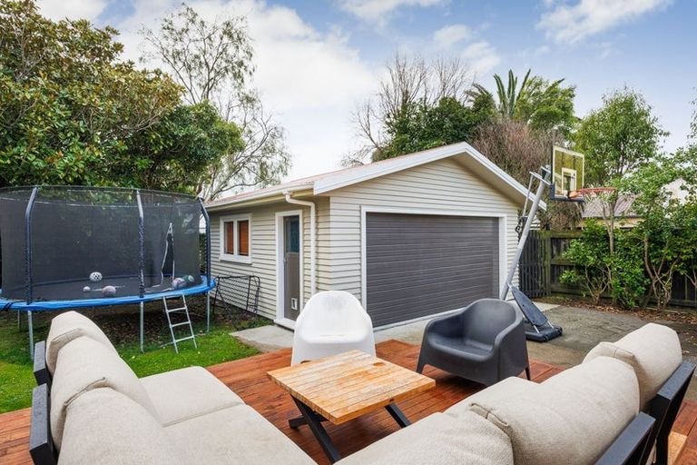 Photo of property in 14 Rangitane Street, Palmerston North, 4414