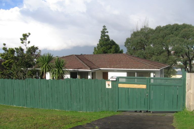 Photo of property in 33 Triangle Road, Massey, Auckland, 0614
