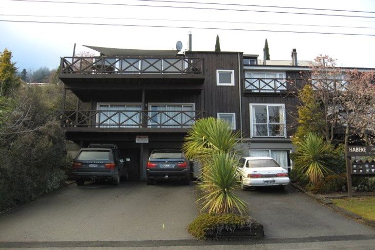 Photo of property in 39/37 Hallenstein Street, Queenstown, 9300