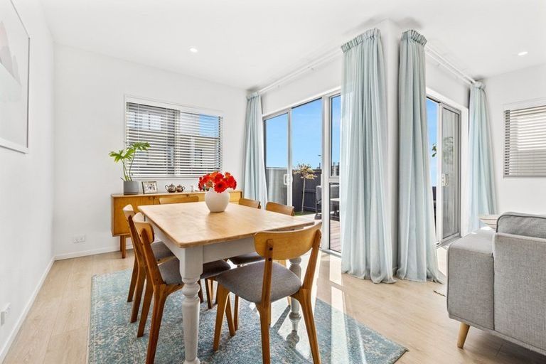 Photo of property in 15 Heri Lane, Westgate, Auckland, 0814