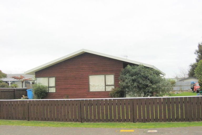 Photo of property in 21 Douglas Street, Levin, 5510