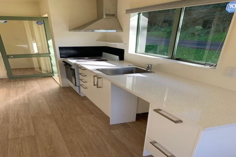 Photo of property in 85 Fairclough Road, Beach Haven, Auckland, 0626