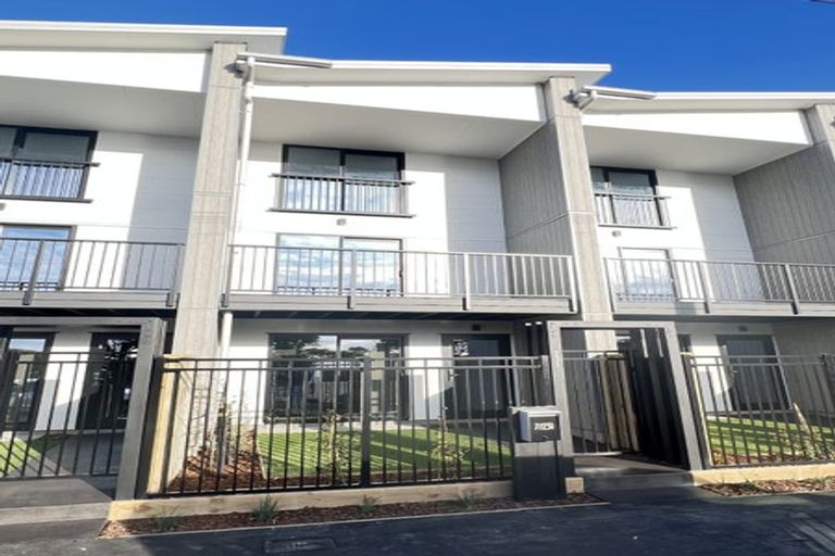 Photo of property in 7/231 Marine Parade, New Brighton, Christchurch, 8061