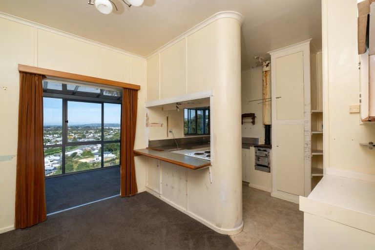 Photo of property in 18 Guys Hill Road, Hospital Hill, Napier, 4110