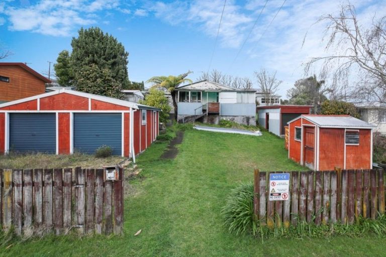 Photo of property in 35 Huia Avenue, Forest Lake, Hamilton, 3200
