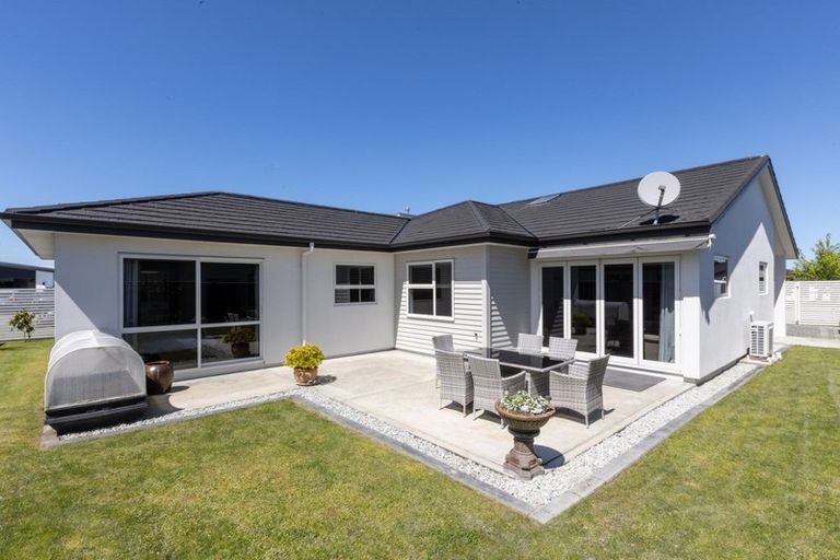 Photo of property in 11 Aoraki Road, Poraiti, Napier, 4112