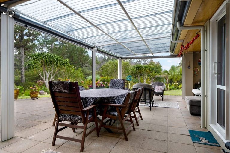 Photo of property in 33 Mudgeways Road, Massey, Auckland, 0614