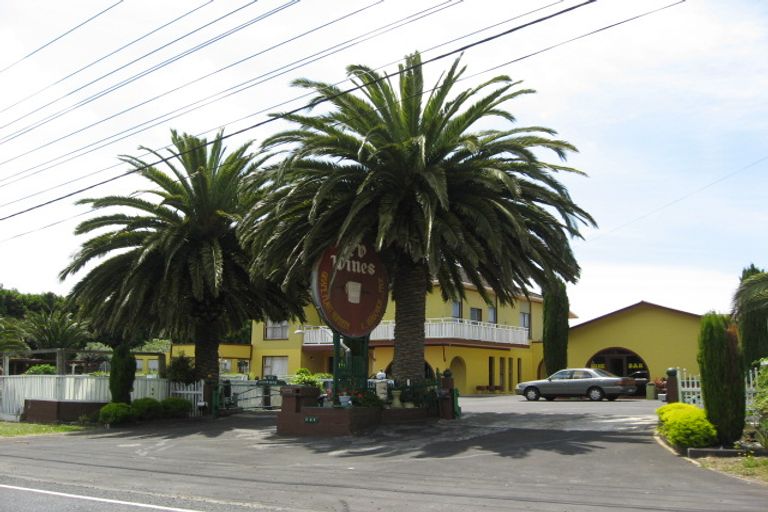 Photo of property in 230 Riverhead Road, Kumeu, 0892