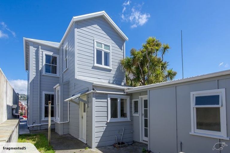 Photo of property in 19 Home Street, Mount Victoria, Wellington, 6011