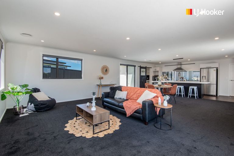 Photo of property in 42 Mcneil Street, Balclutha, 9230