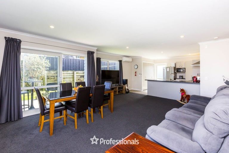 Photo of property in 88 Sunstone Crescent, Timberlea, Upper Hutt, 5018