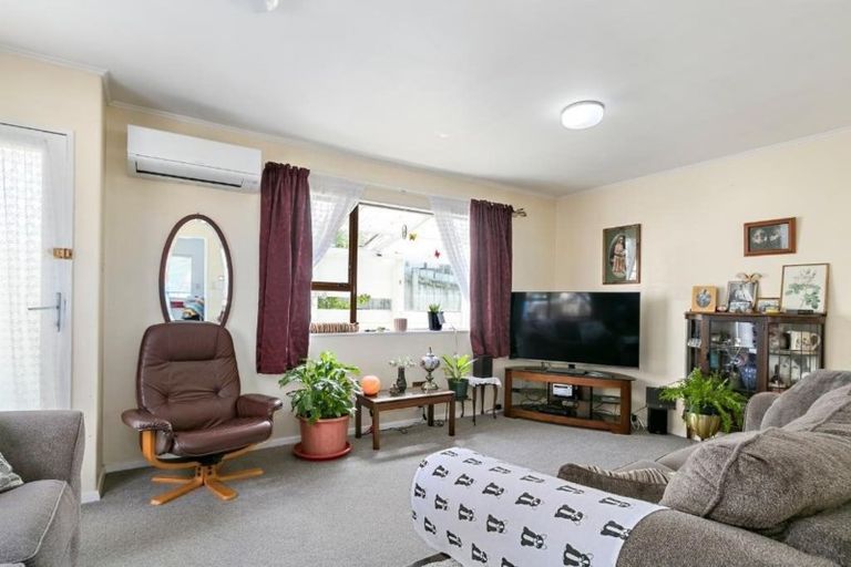 Photo of property in 19b Newburn Grove, Wainuiomata, Lower Hutt, 5014