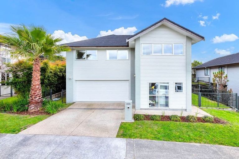 Photo of property in 11 Mural Place, Greenhithe, Auckland, 0632