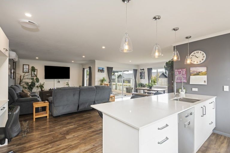 Photo of property in 29-31 Rata Street, Tokomaru, Palmerston North, 4474