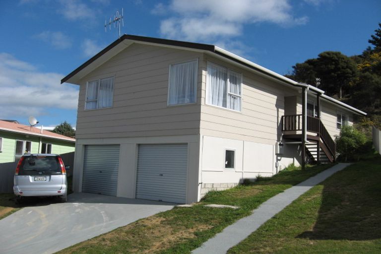 Photo of property in 11 Newburn Grove, Wainuiomata, Lower Hutt, 5014
