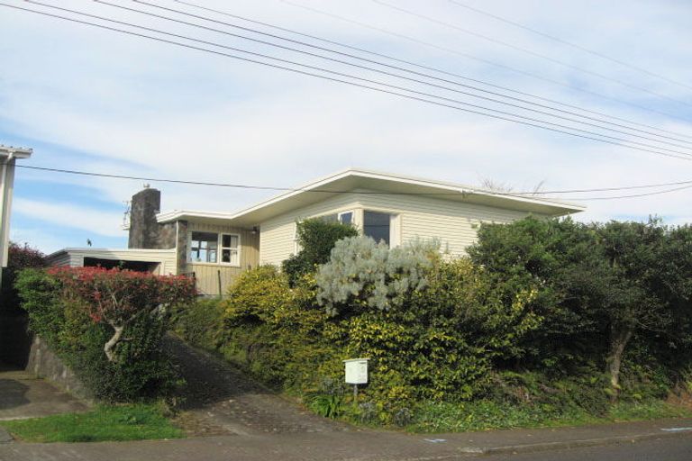 Photo of property in 5 Fernleigh Street, Ferndale, New Plymouth, 4310