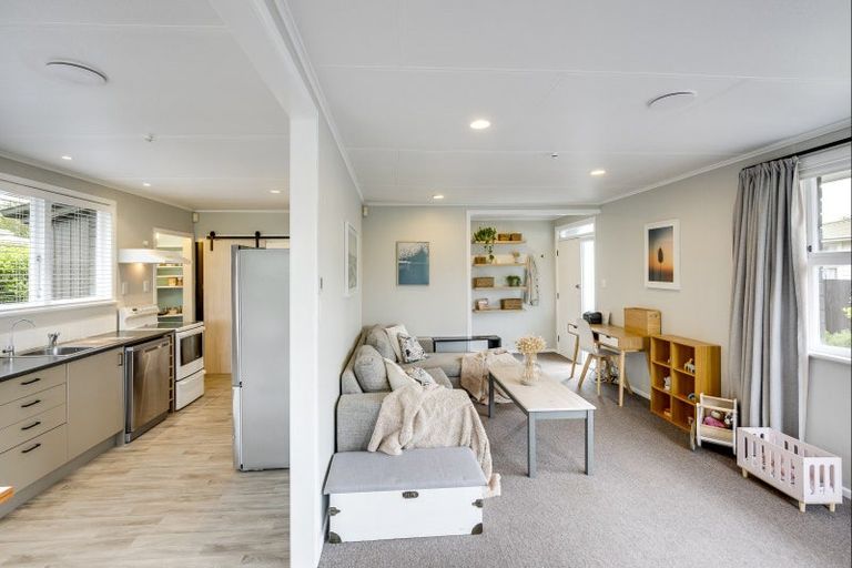 Photo of property in 21 Upham Street, Havelock North, 4130