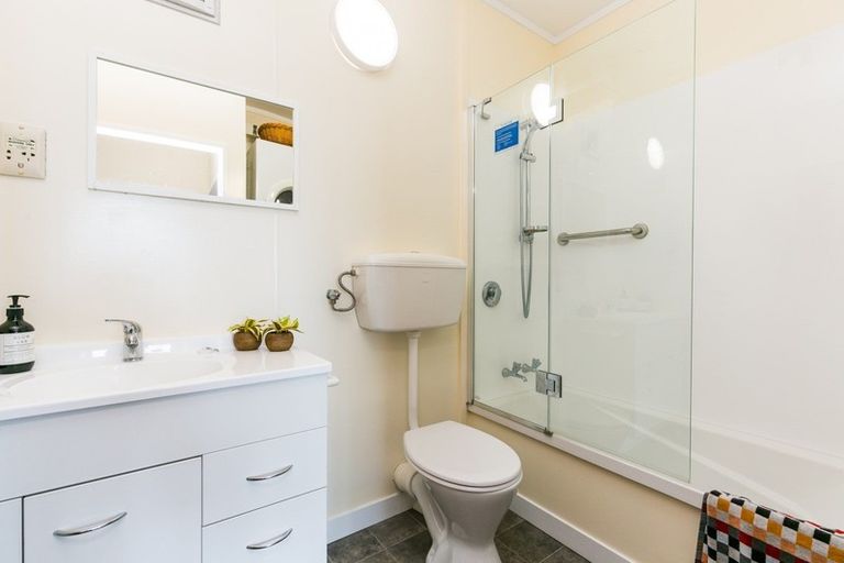 Photo of property in Hobson Court Flats, 66/70 Hobson Street, Thorndon, Wellington, 6011