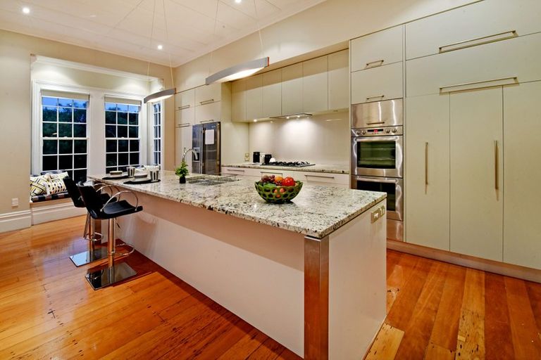 Photo of property in 52 Hinemoa Street, Birkenhead, Auckland, 0626